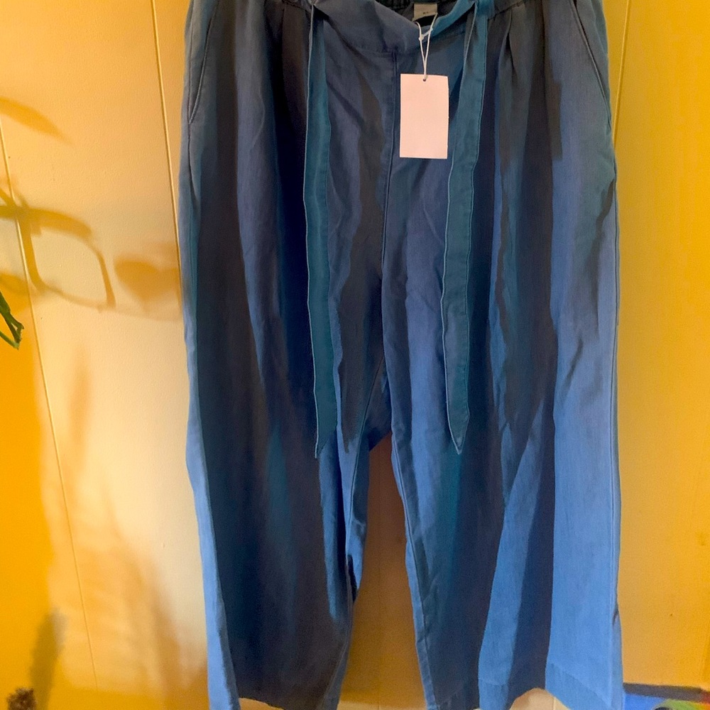 Cropped wide leg jean pant with ties